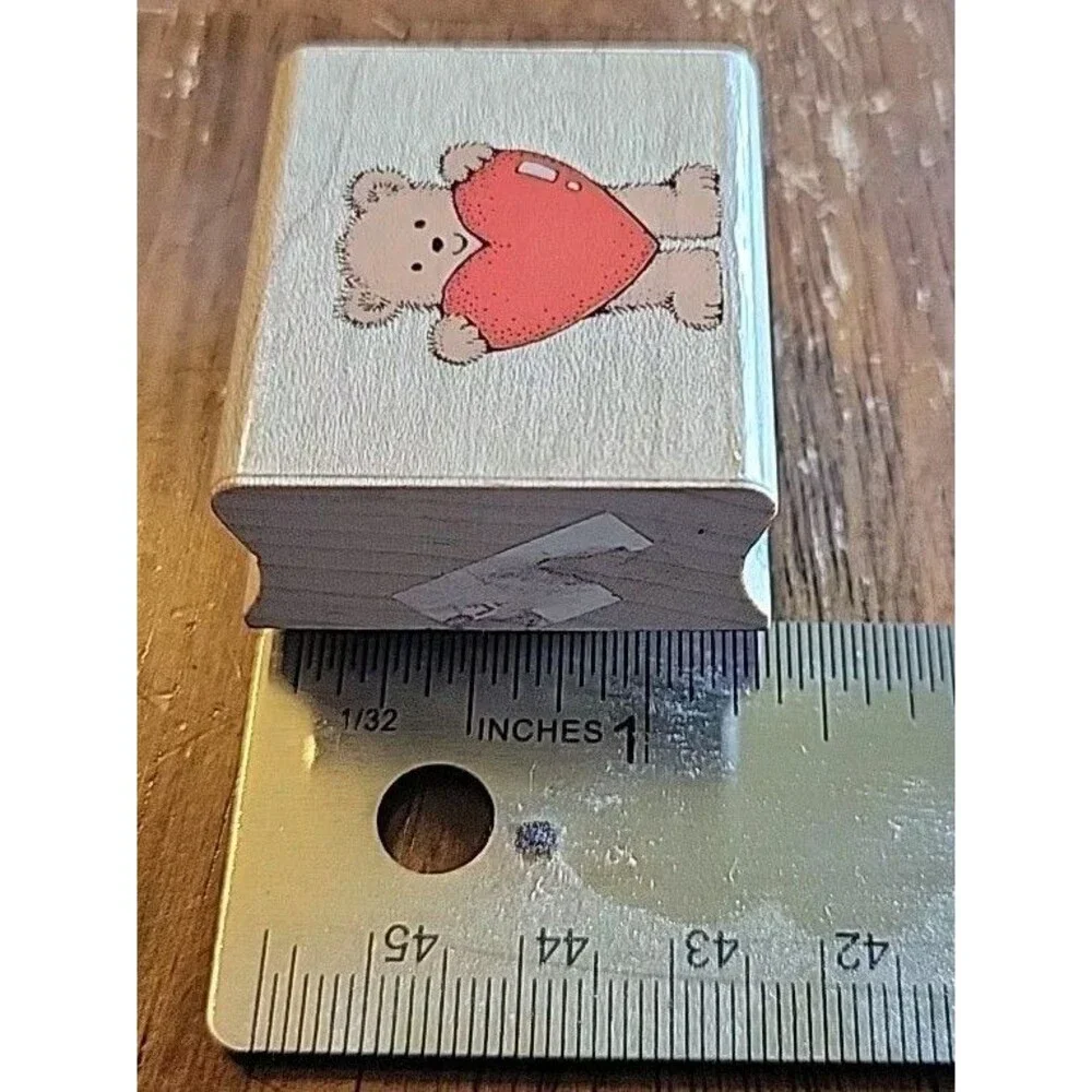 Rubber Stamp - Standing Teddy Bear w/ Heart - Hero Arts  - B415 - 1991